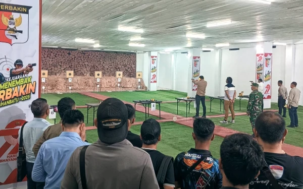 Thumbnail Berita - Jelang Lomba Menembak HUT Bhayangkara, Pentolan Perbakin Labuhanbatu Jajal Sasaran