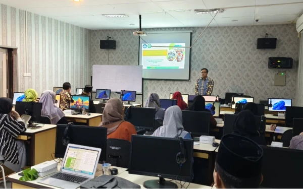 Thumbnail FKIP Unisma Beri Pendampingan Pengembangan Modul Ajar dengan Alur Merdeka pada Guru Bahasa Inggris