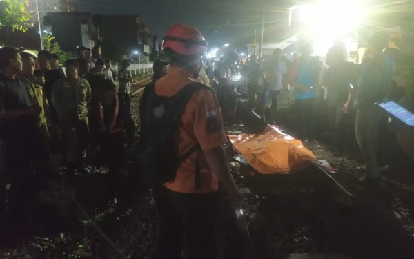 Thumbnail Wanita Tanpa Identitas Tewas Tertabrak KA di Perlintasan Jalan Asem Jajar Surabaya