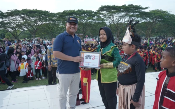 Tutup Marching Festival ke-III Tahun 2025, Ini Pesan Wabup Asahan