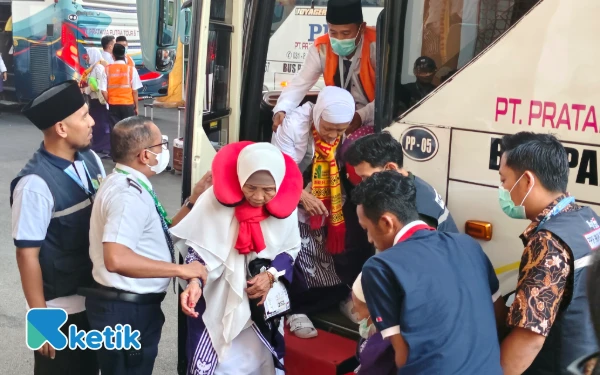 Thumbnail Kloter 43 dan 44 Debarkasi Surabaya Tertunda Pulang, Sugiyo Jelaskan Alasannya