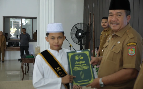 Thumbnail Berita - 48 Orang Santri Lembaga Tahfidz Al Quran Pemkab Asahan Diwisuda