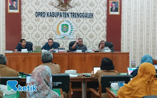 Thumbnail Berita - Pansus DPRD Trenggalek Sebut Dokumen RPJMD 2025-2029 Perlu Dievaluasi