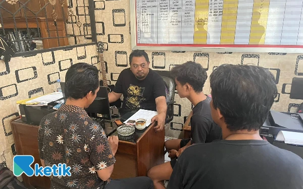 Thumbnail Berita - Jalan-Jalan Sambil Bawa Narkoba, Dua Pengedar Dibekuk Satresnarkoba Polresta Cilacap