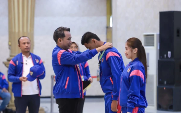 Thumbnail Berita - Lepas Atlet Jember Menuju Porprov IV Jatim 2025, Bupati Fawait Janjikan Bonus dan Beasiswa