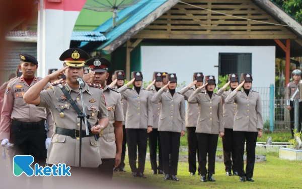 Polres Simeulue Gelar Upacara Ziarah Makam dan Tabur Bunga Peringati Hari Bhayangkara Ke-79