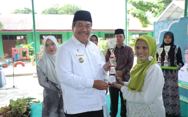 Thumbnail Hadiri Peringatan Tahun Baru Islam 1447 H, Bupati Asahan Serahkan Piagam Penghargaan