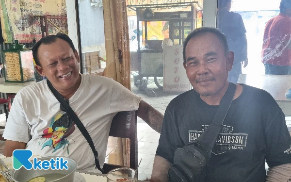 Thumbnail Berita - Rayakan Malam 1 Suro, Pria Ini Rela Datang dari Kalimantan ke Yogyakarta