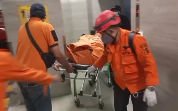 Thumbnail Diduga Punya Masalah Ekonomi, Pria 34 Tahun Nekat Terjun dari Lantai 5 TP 5 Surabaya