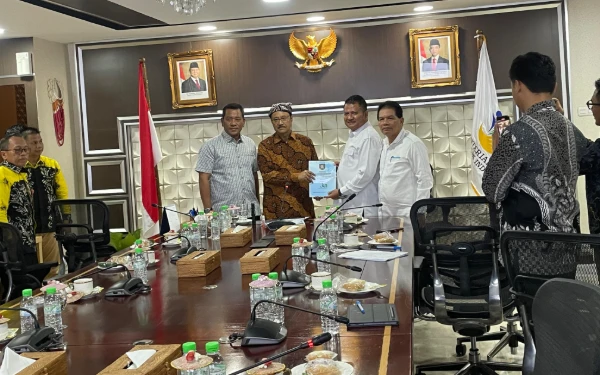 Thumbnail Berita - Dorong Penguatan Jaminan Sosial dan Sekolah Rakyat, Rianto Temui Mensos