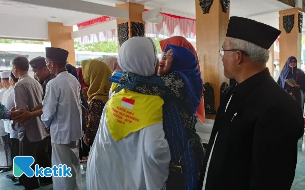 Thumbnail Berita - Tiga Kloter, Tiga Jadwal: Pemulangan Jemaah Haji Pacitan Dimulai Besok