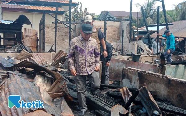 Thumbnail Berita - Wabup Simeulue Sambangi Warga Korban Kebakaran