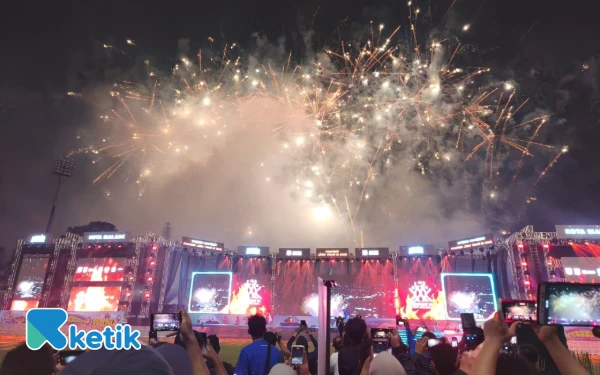 Thumbnail Fireworks Musical dan Gilga Tutup Rangkaian Opening Ceremony Porprov IX Jatim 2025