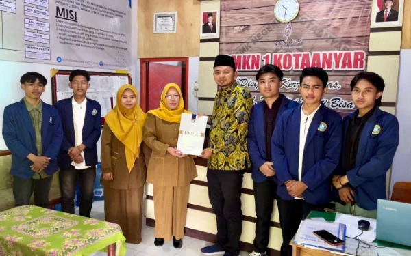 Thumbnail Berita - Tim PKM UNUJA Latih Siswa SMKN 01 Kotaanyar Manfaatkan LinkedIn