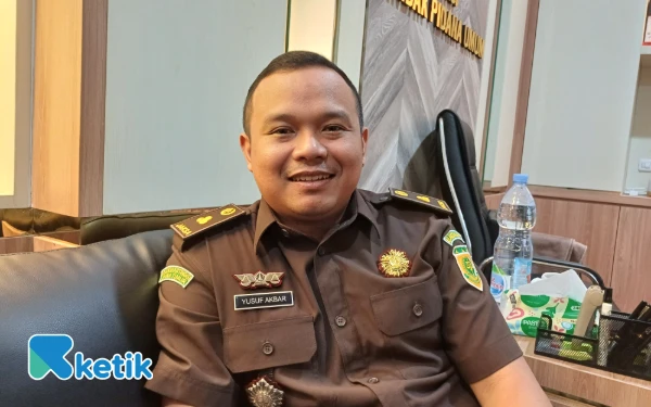 Thumbnail Kejari Tanjung Perak Terima Berkas Pelaku Pembacokan di Kedinding Lor