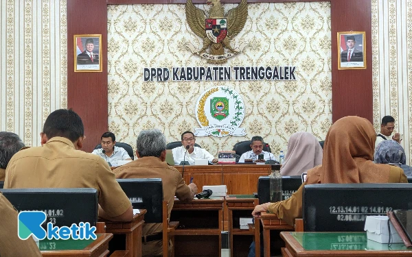 Thumbnail Berita - Pansus DPRD Trenggalek Soroti Terkait ABK dan Infrastruktur pada Pembahasan RPJMD 2025-2029