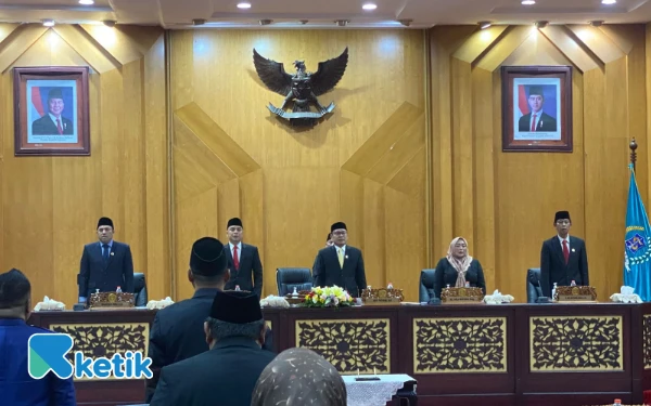 Thumbnail Ogah Warisi Beban, Eri Cahyadi Berkomitmen Selesaikan PR Anggaran di Kota Surabaya