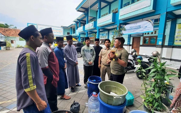 DLH Lumajang Dorong Pesantren Terapkan Pola  Ramah Lingkungan