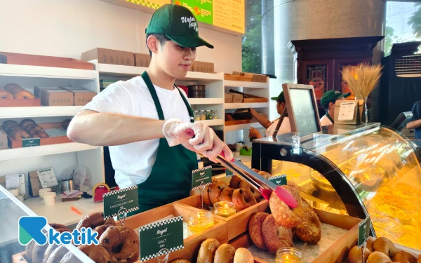 Thumbnail Mencicipi Bagel, Kudapan Gurih dan Renyah, Cocok Buat Teman Ngopi