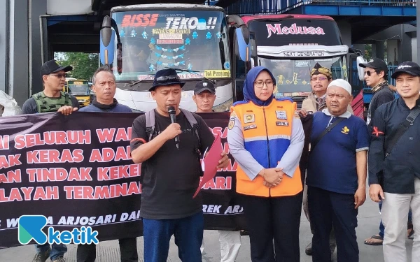 Thumbnail Gerah Aksi Premanisme, Warga Demo di Terminal Arjosari Kota Malang