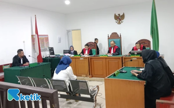 Thumbnail Terbukti Korupsi Rp5,2 Miliar, Mantan Teller BNI Divonis 4,5 Tahun Penjara dan Wajib Kembalikan Uang Negara