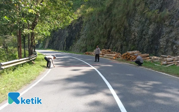 Thumbnail Laka Maut di Jalur Pacitan–Ponorogo, Mahasiswi Tewas Usai Tabrak Truk