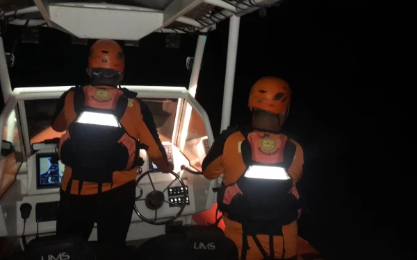 Thumbnail Tim SAR Temukan 4 Korban Selamat KMP Tunu Pratama Jaya yang Tenggelam di Selat Bali