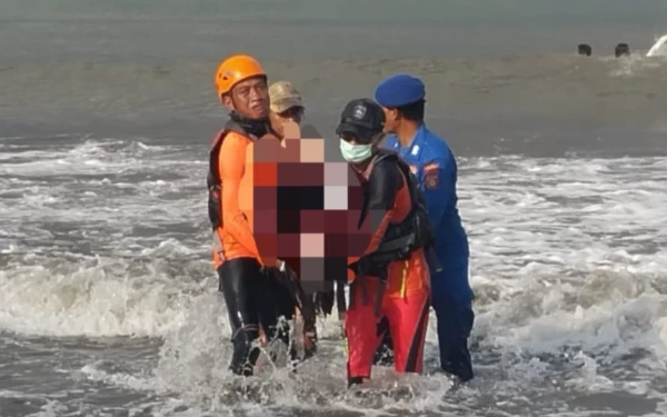 Thumbnail Petaka di Selat Bali! 27 Penumpang KMP Tunu Pratama Jaya Ditemukan, 4 Meninggal Dunia