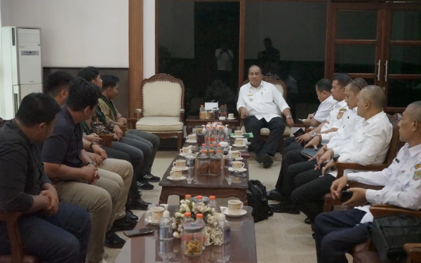 Thumbnail Terima Audiensi HMI Cabang Kisaran-Asahan, Bupati Taufik Zainal Ucapkan Selamat