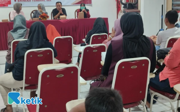 Thumbnail Berita - PDIP Perjuangkan Pendidikan Gratis, Sadarestuwati Awasi Penyaluran PIP di Jombang