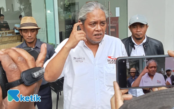 Thumbnail Gubernur Khofifah Disudutkan Soal Korupsi Hibah Pokir, MAKI Jatim Siapkan Tim Perang di Medsos