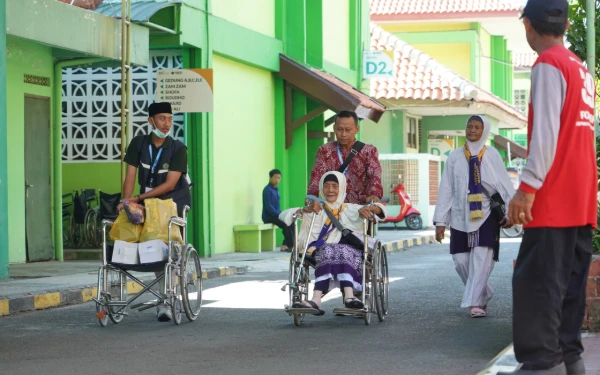 Thumbnail Jemaah Haji Asal Bali Langsung Pulang, Kepala BPHU Pastikan Tak Ada Penutupan Penyeberangan