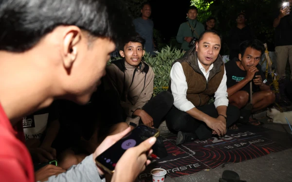 Thumbnail Remaja Terjaring Sweeping Jam Malam, Eri Cahyadi Langsung Video Call Orang Tua