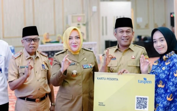 Thumbnail Berita - Bupati Mura Serahkan SK CPNS