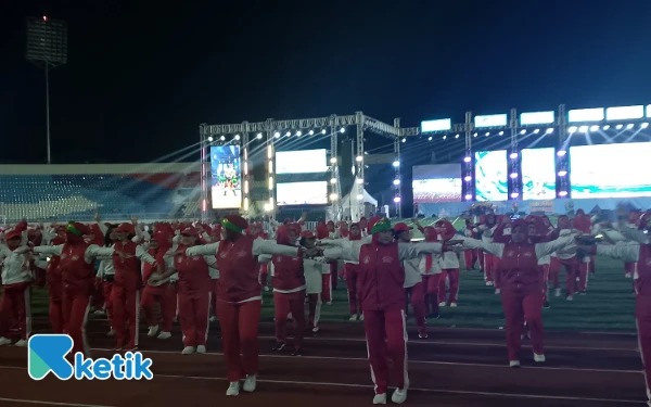 Thumbnail Tasya Rosmala 'Goyang' Kanjuruhan, Senam Lansia Bikin Sorak Atlet Porprov IX Jatim