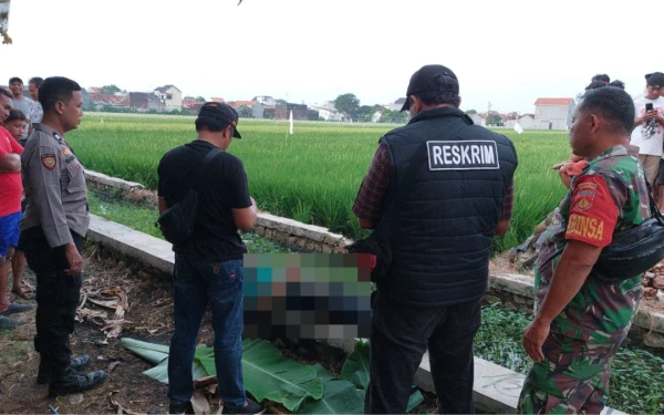 Thumbnail Berita - Diduga Akibat Konsumsi Alkohol, Pria Lansia Ditemukan Tewas Mengapung di Irigasi Wiradesa Pekalongan