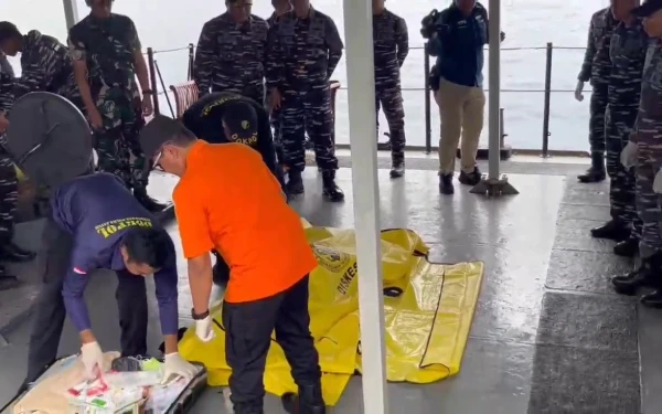 Thumbnail Tim SAR Gabungan Temukan 1 Korban KMP Tunu Pratama Jaya