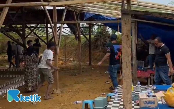 Thumbnail Kapolsek Jarang Ngantor, Sabung Ayam Dadakan Marak di Sokobanah Kabupaten Sampang