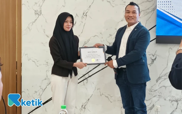 Thumbnail Kisah Inspiratif 2 Mahasiswi Unair Surabaya Berprestasi Peraih Beasiswa ACR