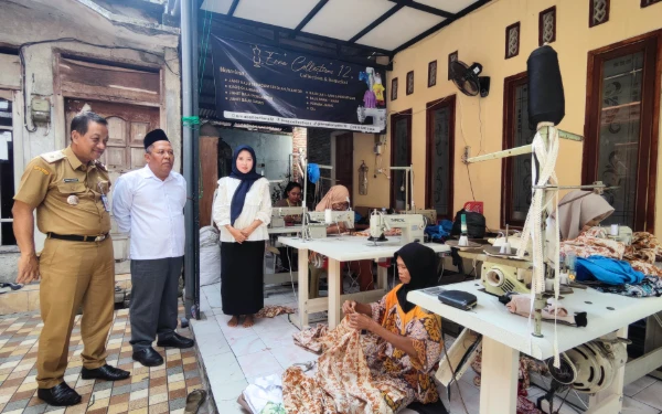 Thumbnail Berita - SPMB hingga Program Seragam Sekolah Gratis Jombang Banyak Masalah, Bupati Warsubi Didesak Bersih-Bersih Birokrasi