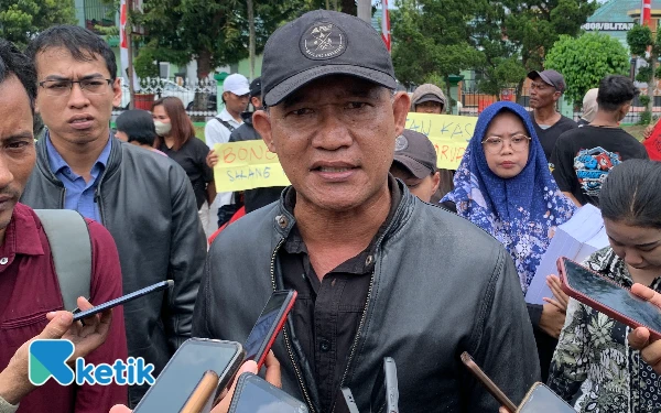 Thumbnail Berita - KONI Blitar di Tangan Wabup Beky: Dana Miliaran, Rangkap Jabatan tapi Prestasi Jeblok