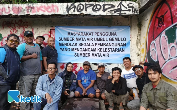 Thumbnail ‎FMPMA Gelar Kerja Bakti, Tolak Pembangunan SPPG Dekat Umbul Gemulo Kota Batu   ‎