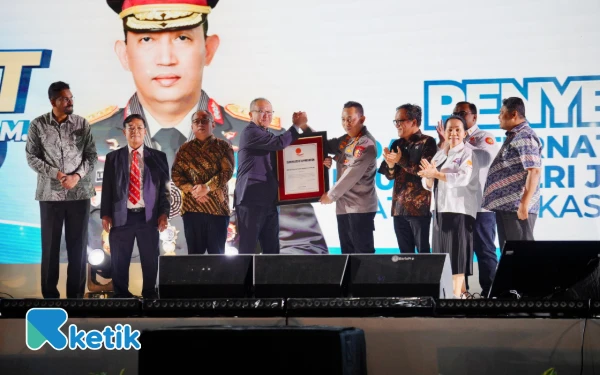 Thumbnail Kapolri Terima Penghargaan dari Organisasi Buruh Dunia atas Dedikasi Lindungi Hak Buruh