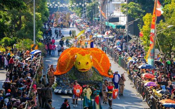 Thumbnail Riset Mahasiswa Unair Ungkap Tantangan Urban Tourism di Jalan Tunjungan Surabaya