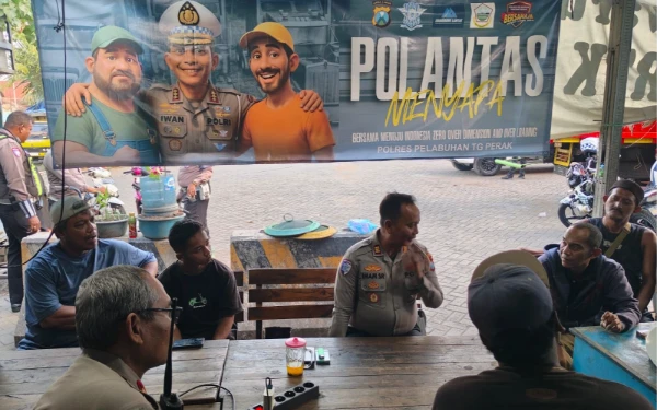 Thumbnail Cegah ODOL, Satlantas Polres Pelabuhan Tanjung Perak Kumpulkan Sopir Truk