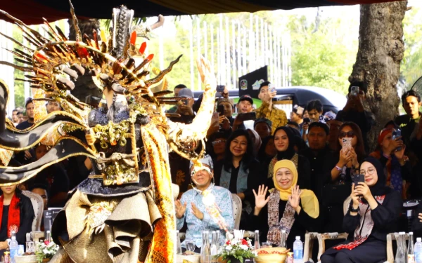 Thumbnail Berita - Khofifah Sebut Banyuwangi Ethno Carnival Dirasakan Seantero Nusantara