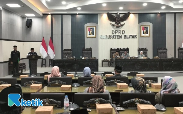 Thumbnail Berita - Bupati Blitar Sampaikan Jawaban Atas Pandangan Fraksi-Fraksi DPRD, Komitmen Bersama Wujudkan Tata Kelola APBD Akuntabel