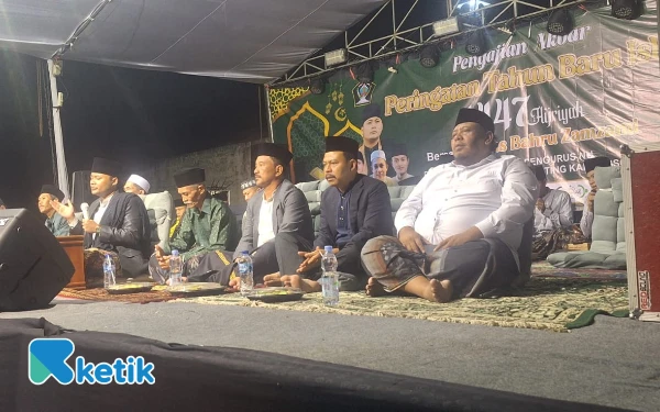 Thumbnail Berita - Peringati Tahun Baru Islam 1447 H, Desa Karangsono Gelar Pengajian Akbar dan Shalawatan Bersama Gus Bahru Zamzami