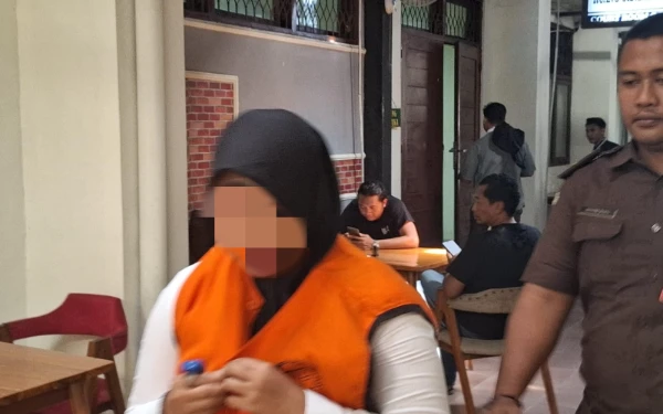 Thumbnail Berita - Ibu Muda Asal Gresik yang Bunuh Bayinya di Jombang Dituntut 12 Tahun Penjara