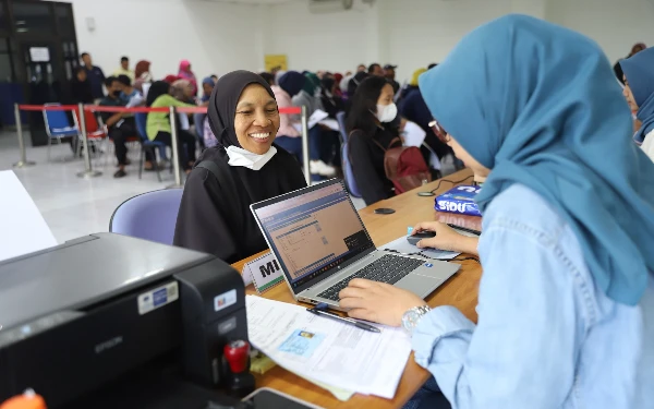 Thumbnail Berita - Ratusan Eks Karyawan PT MTG Terima JHT Rp9,3 Miliar, Siap Bertani Cabai hingga Cari Kerja Baru